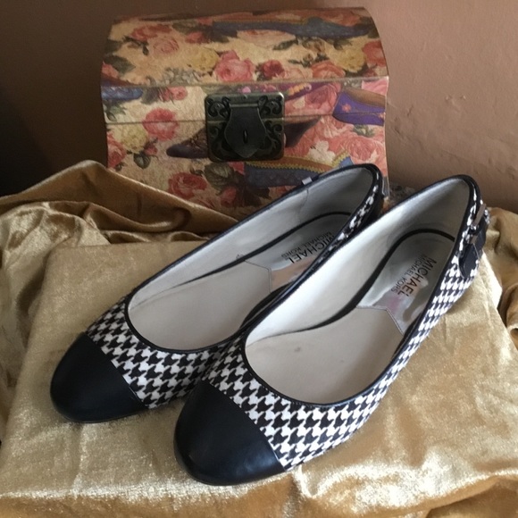 Michael Kors - Picture 2 of 4